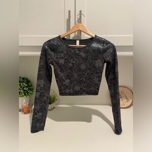 Rare Lululemon Wunder Train Cropped Long Sleeved Foil Top